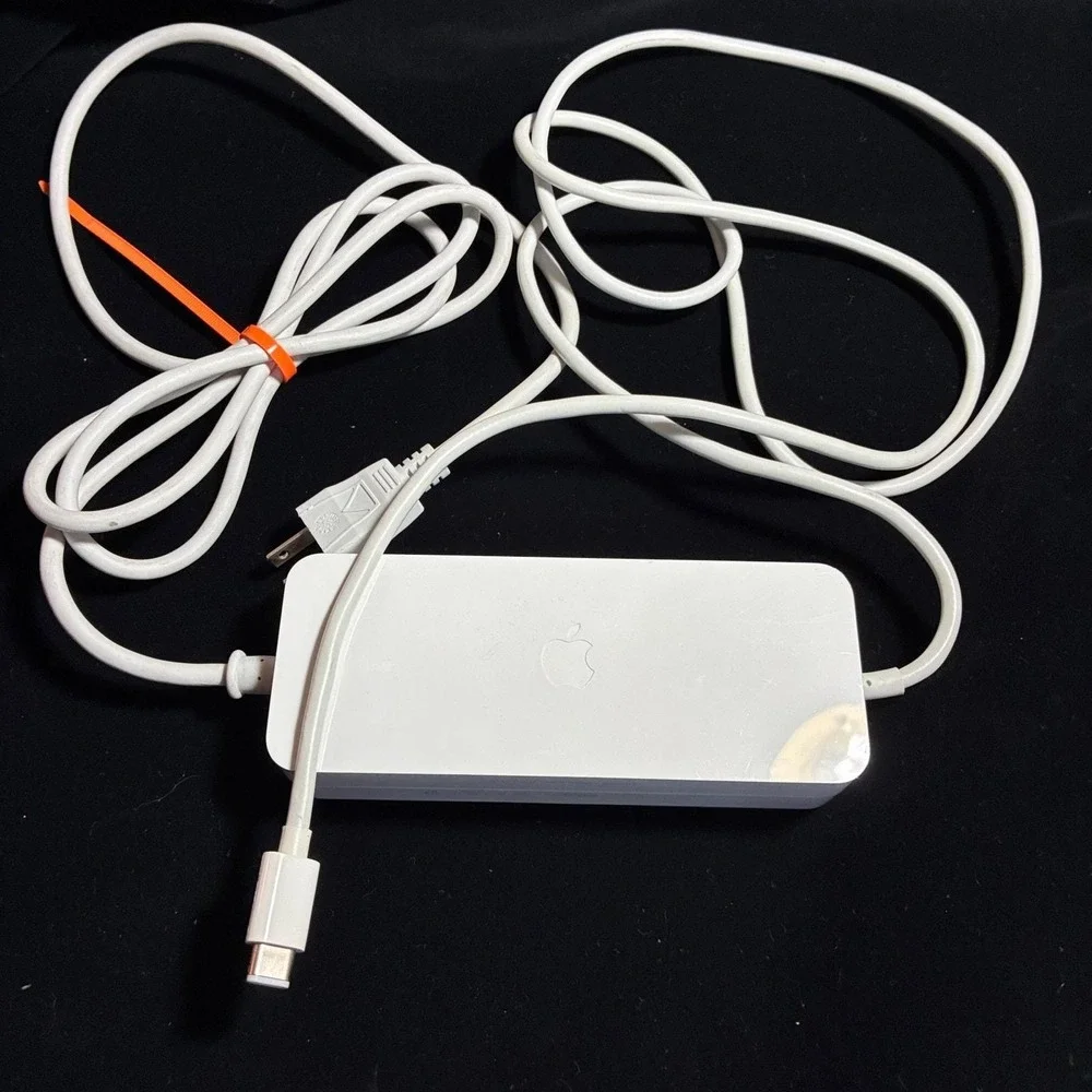 Mac Apple Brand mini 110w power‎ adapter preowned Excellent - Mac power adapter